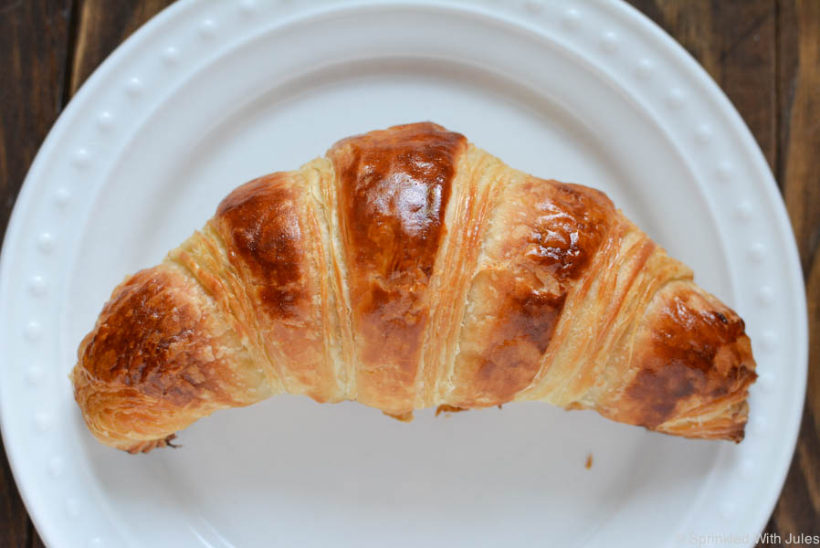 Picture of freshly baked croissant for croissant.come site